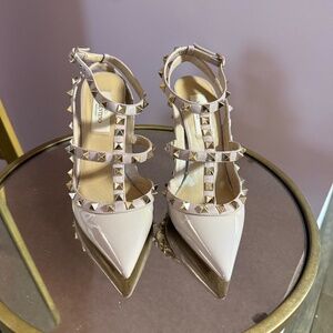 Valentino Garavani  Rockstud Grainy Leather Ankle Strap Pumps 100 Mm Size 36